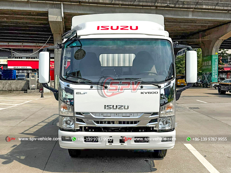 ISUZU KV600 Fence Cargo Truck - Front Side